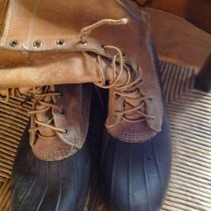 Duck boots